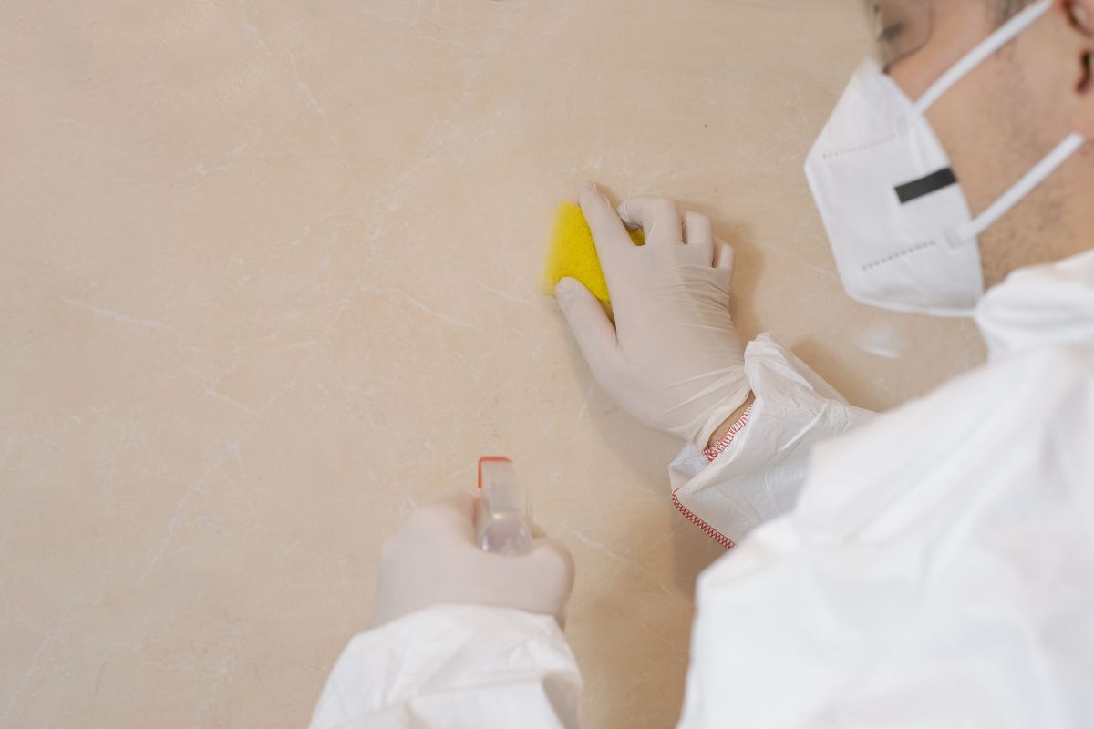 Tường Nhà Bị Mốc Trắng