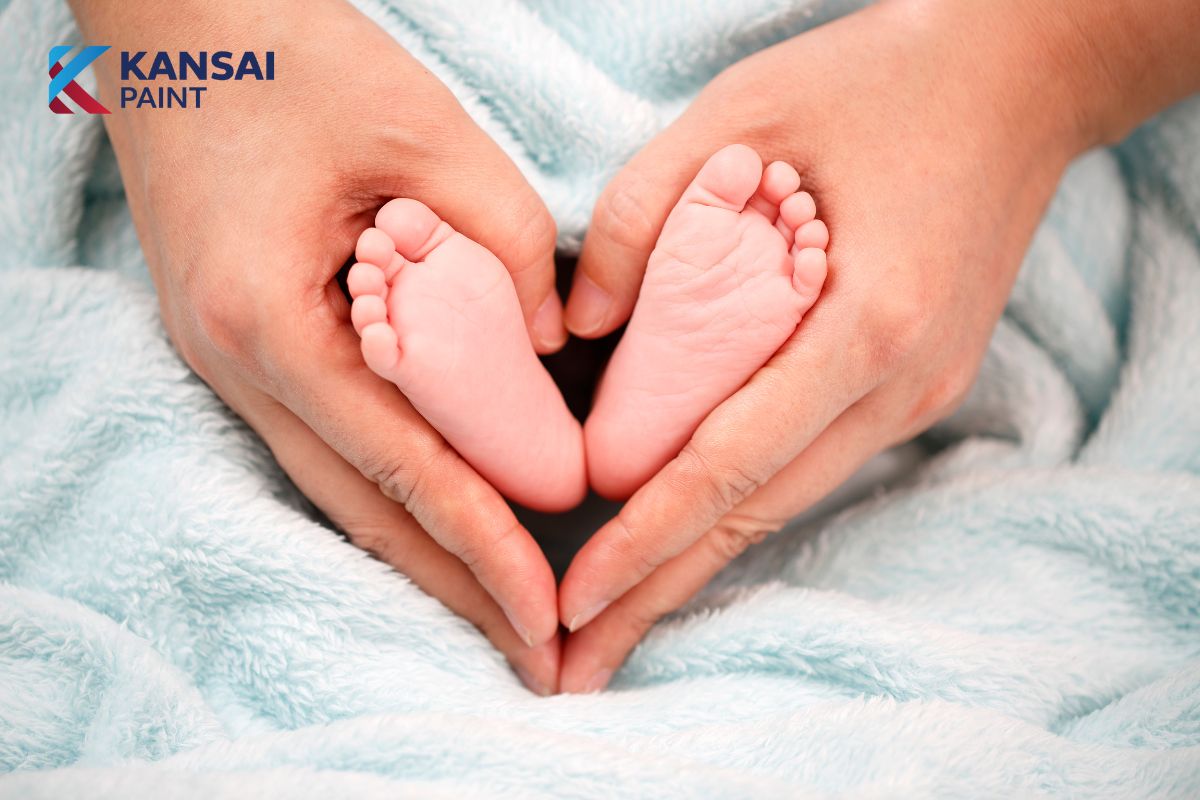Nhà Có Trẻ Sơ Sinh Có Nên Sơn Nhà Không