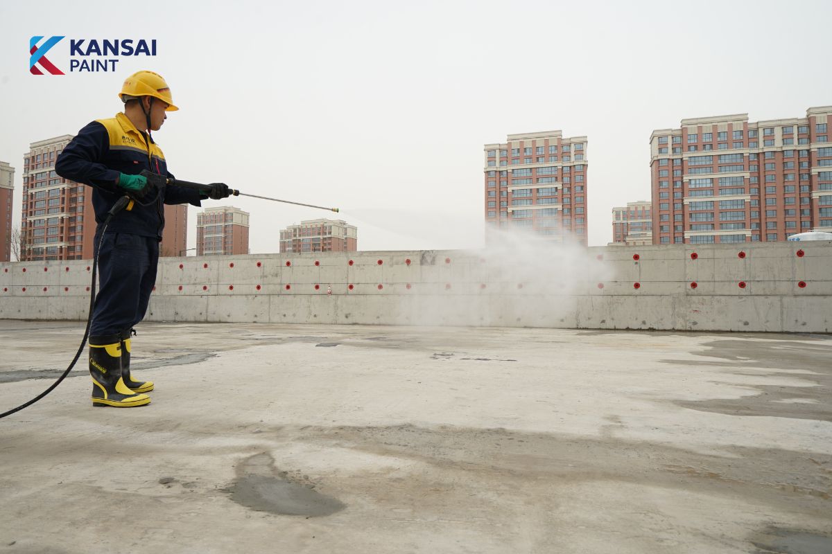 Giá Sơn Chống Thấm Tường Ngoài Trời 