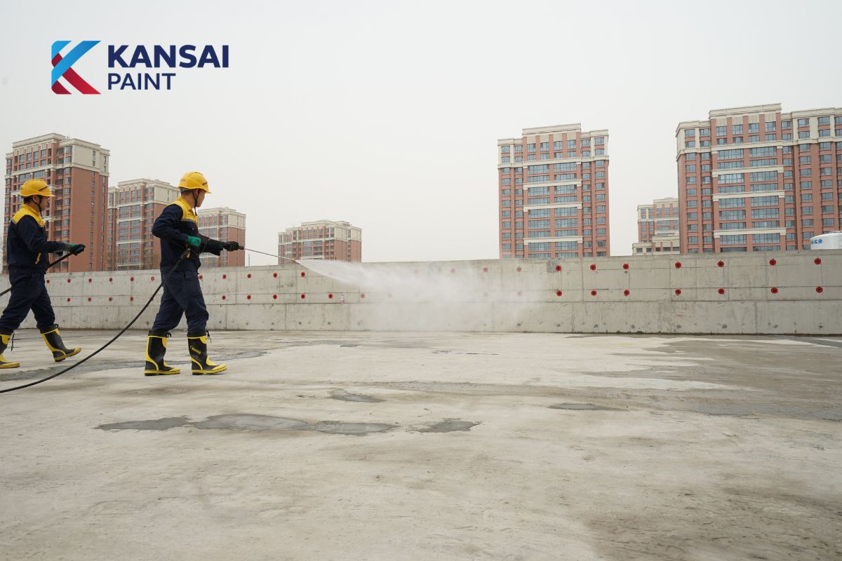 Tường bị thấm nước phải làm sao